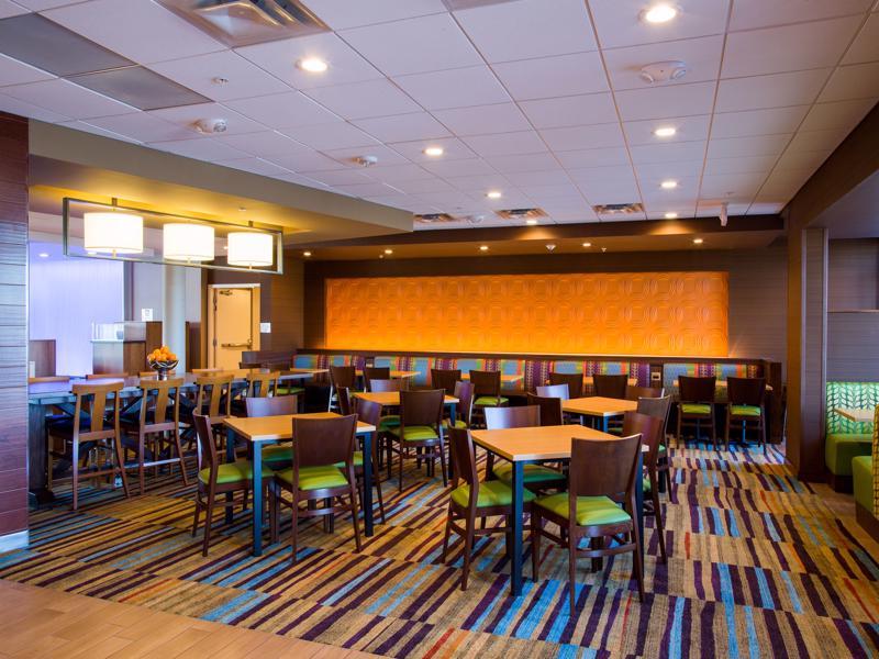 Fairfield Inn & Suites By Marriott Lincoln Southeast Eksteriør billede
